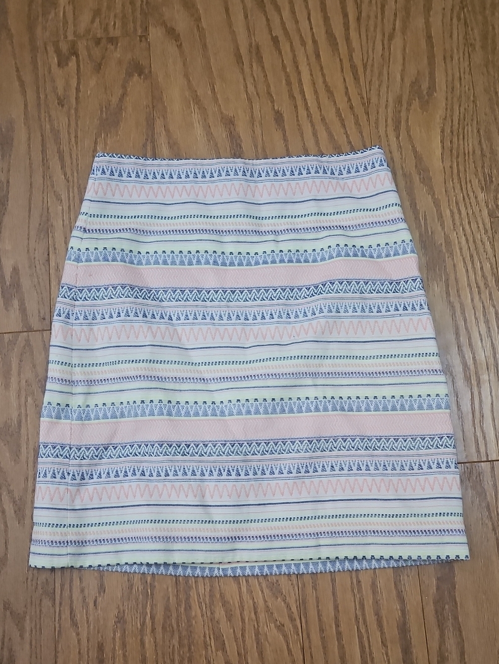 LOFT Pastel Geometric Striped Woven Mini Skirt in Peach, Navy and Cream Size 00